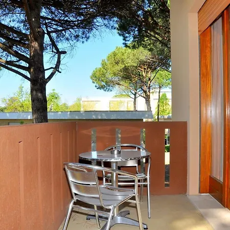 Bright Flat Next To Pineda - Beahost Apartmán